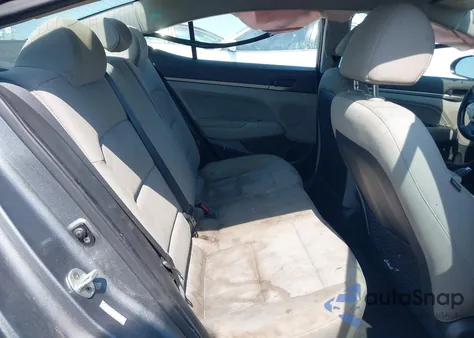 2017 Hyundai Elantra Se z USA, uszkodzony, nr VIN KMHD84LF5HU152826